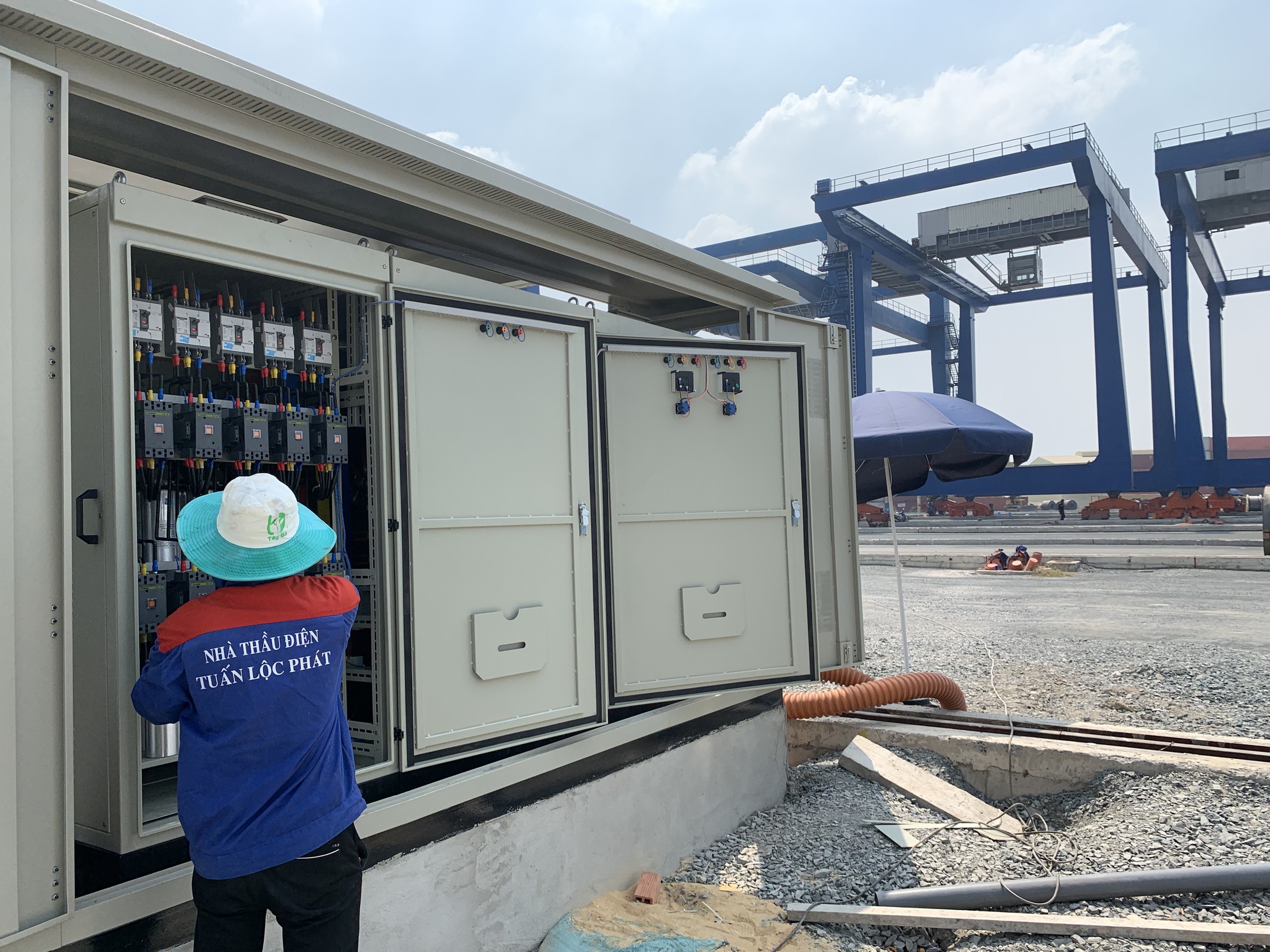 Lắp Tủ Điện Công Nghiệp Chuyên Nghiệp